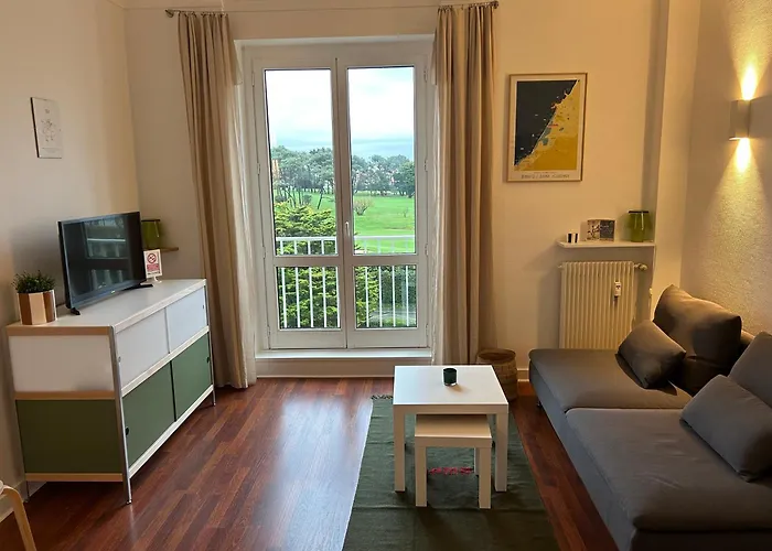 Prive Standing -le Regina Et Golf- *